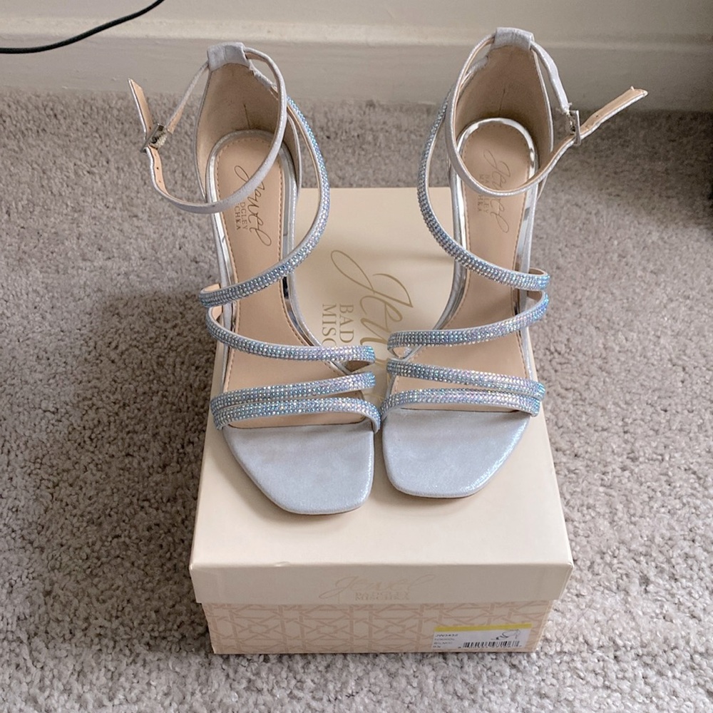 NEW IN BOX BADGLEY MISCHKA HEELS